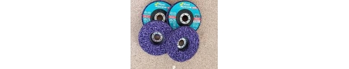 Круг NOVOABRASIVE шліфувальний з нетканого матеріалу 125 мм фіолетовий Круг NOVOABRASIVE шліфувальний з нетканого матеріалу 125 мм фіолетовий